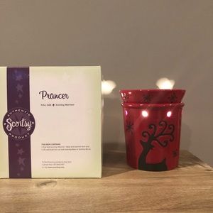 Scentsy Prancer holiday warmer